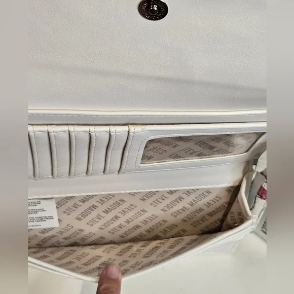 Steve Madden Tri-Fold Floral Wallet - Picture 5 of 6